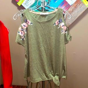 Jolt cold shoulder t-shirt with embroidery size L